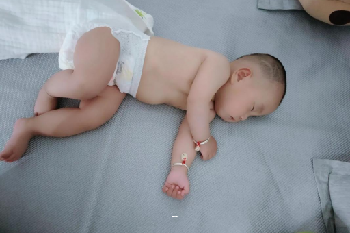 改则宝宝突然很多眼屎